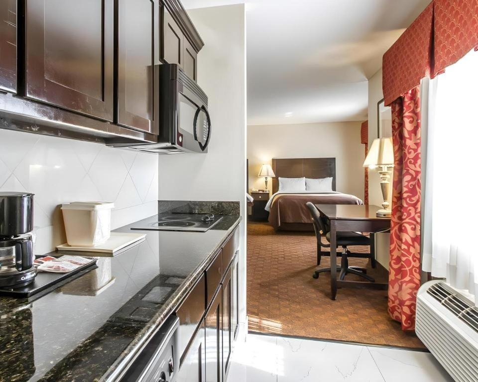 Comfort Inn & Suites Atoka Екстериор снимка