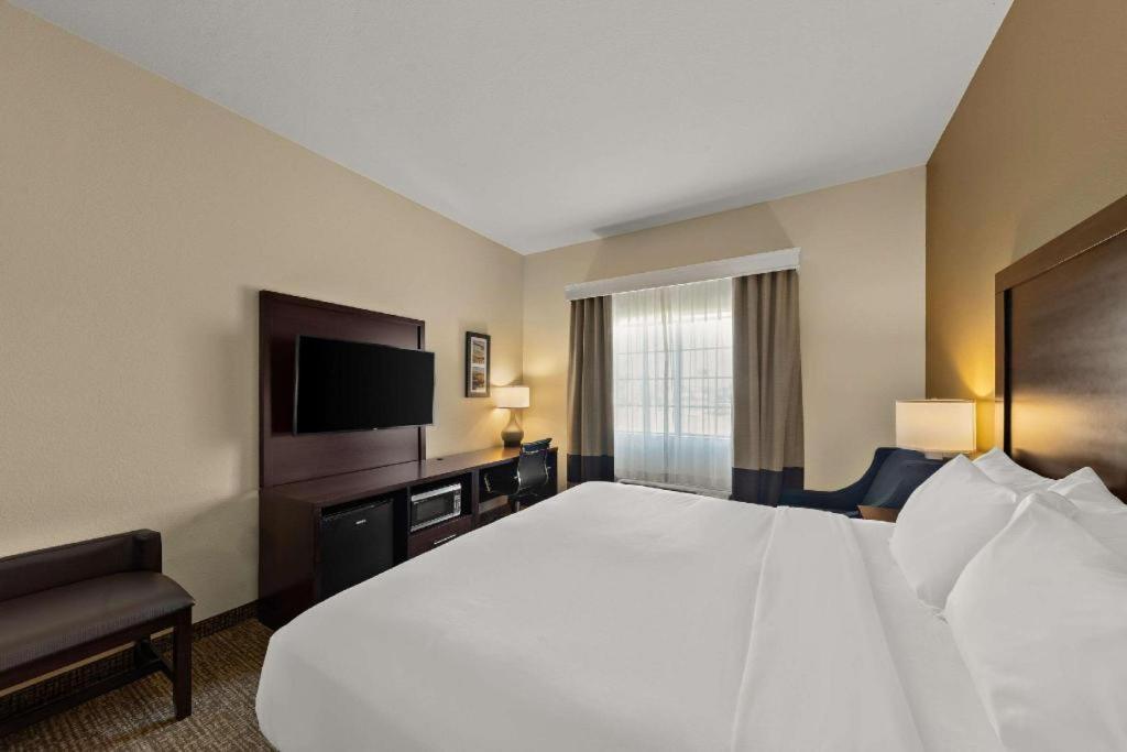 Comfort Inn & Suites Atoka Екстериор снимка