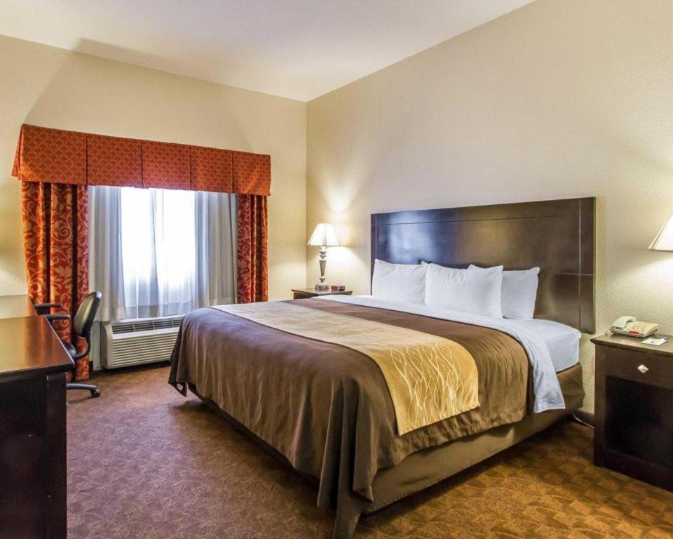 Comfort Inn & Suites Atoka Екстериор снимка