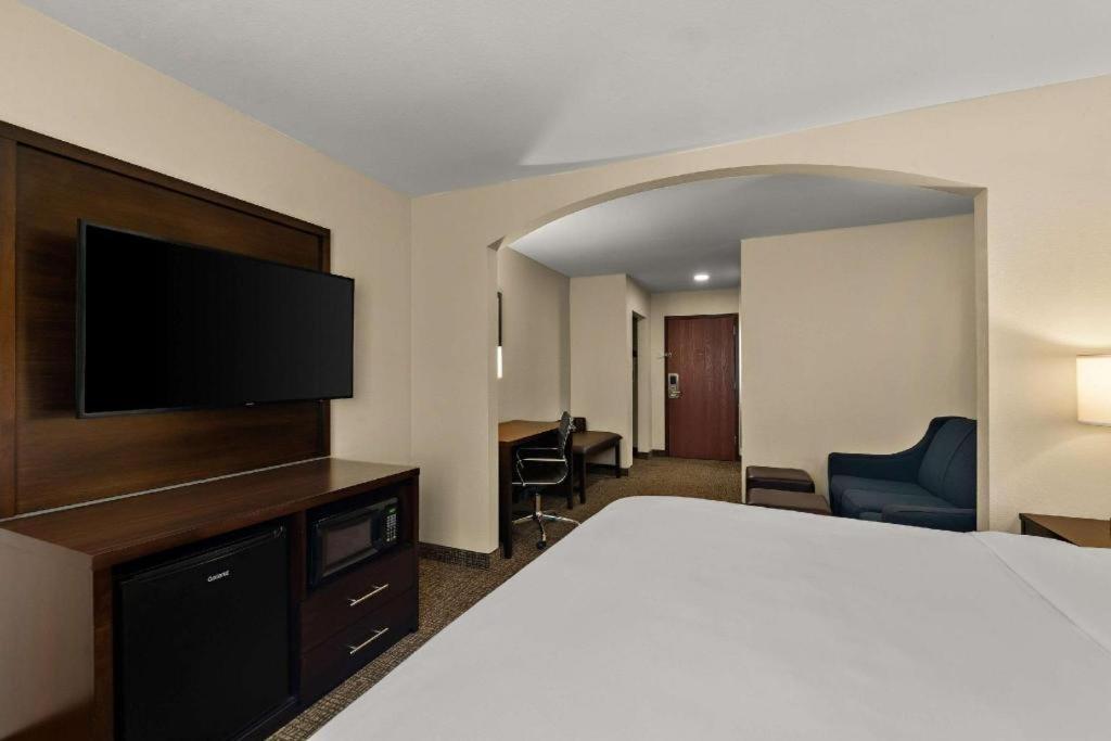 Comfort Inn & Suites Atoka Екстериор снимка