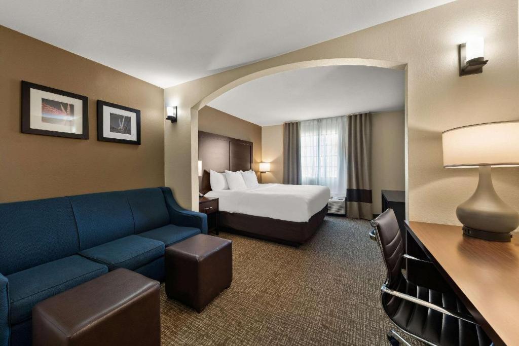 Comfort Inn & Suites Atoka Екстериор снимка