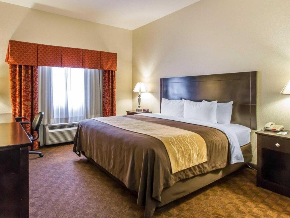 Comfort Inn & Suites Atoka Екстериор снимка
